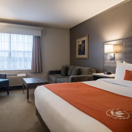 Amsterdam Inn & Suites Монктон Экстерьер фото