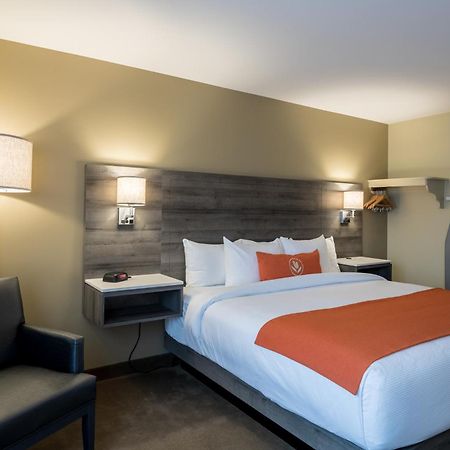 Amsterdam Inn & Suites Монктон Экстерьер фото