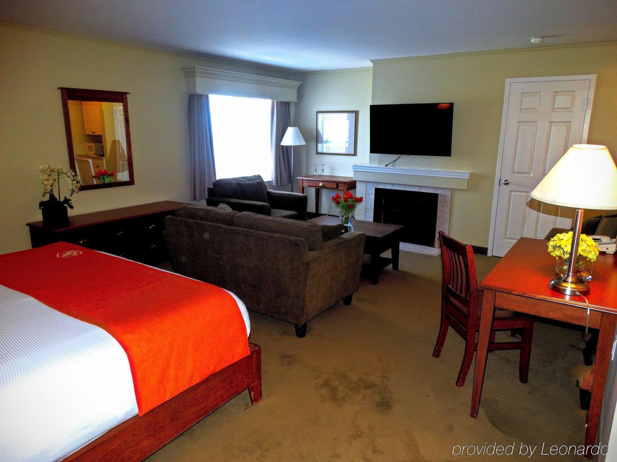 Amsterdam Inn & Suites Монктон Экстерьер фото