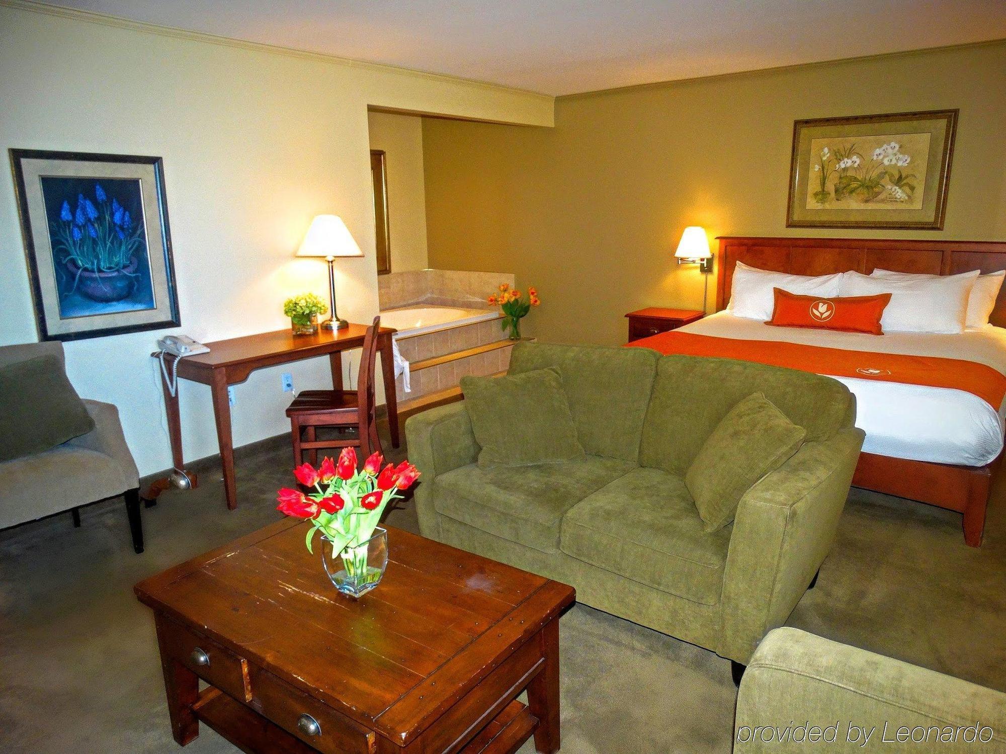 Amsterdam Inn & Suites Монктон Экстерьер фото
