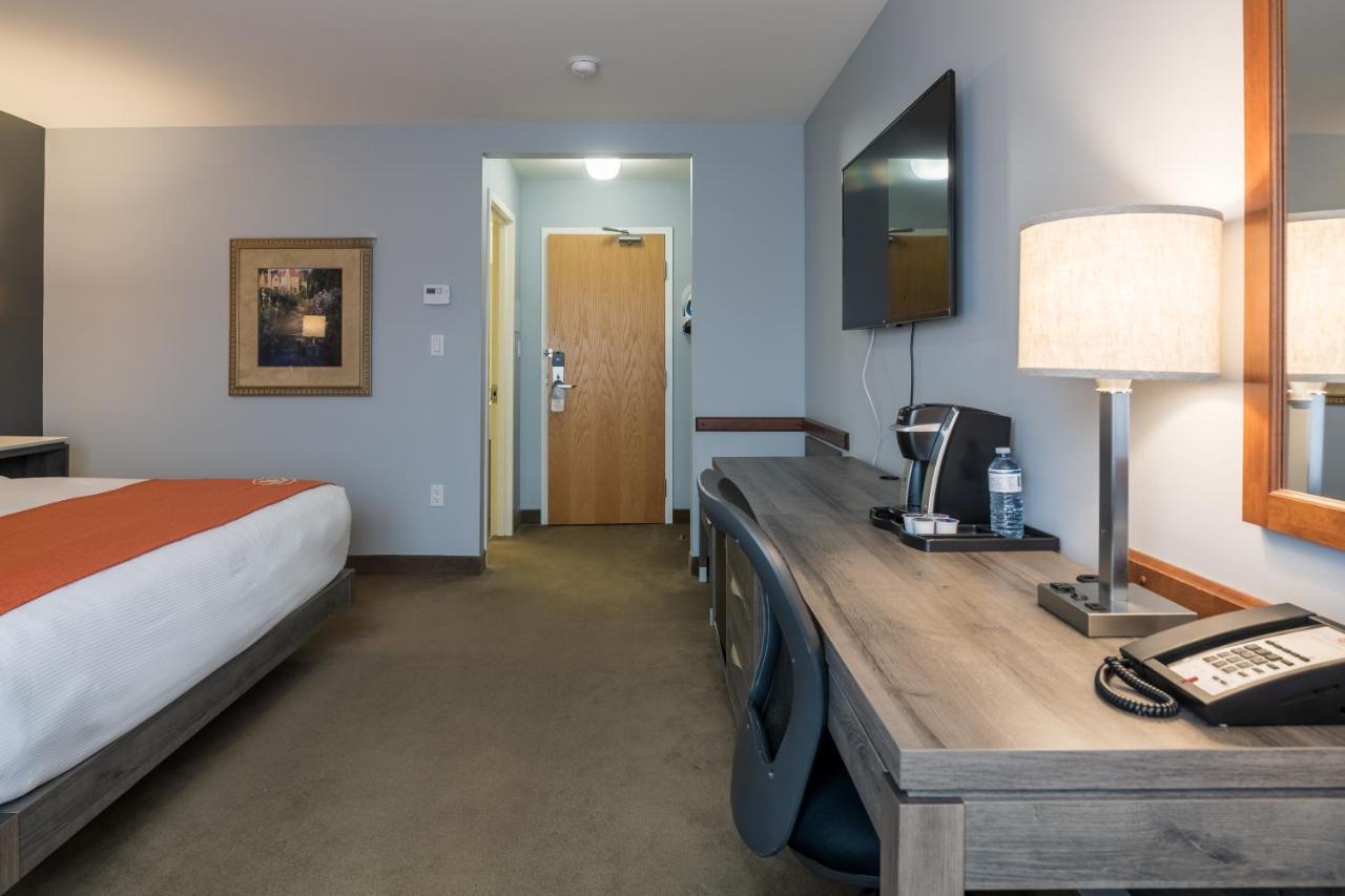Amsterdam Inn & Suites Монктон Экстерьер фото